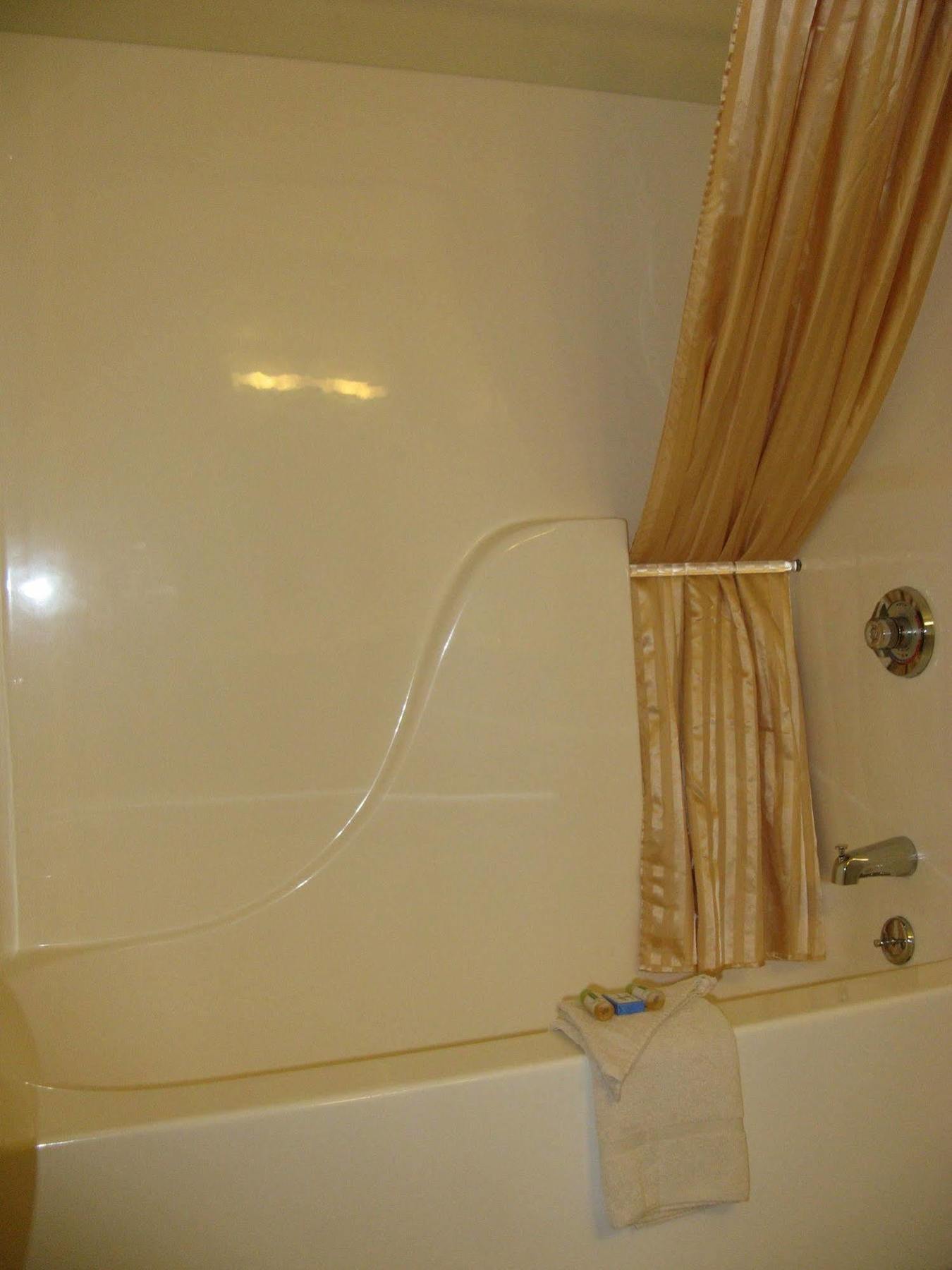 Handys Extended Stay Suites 콜체스터 외부 사진