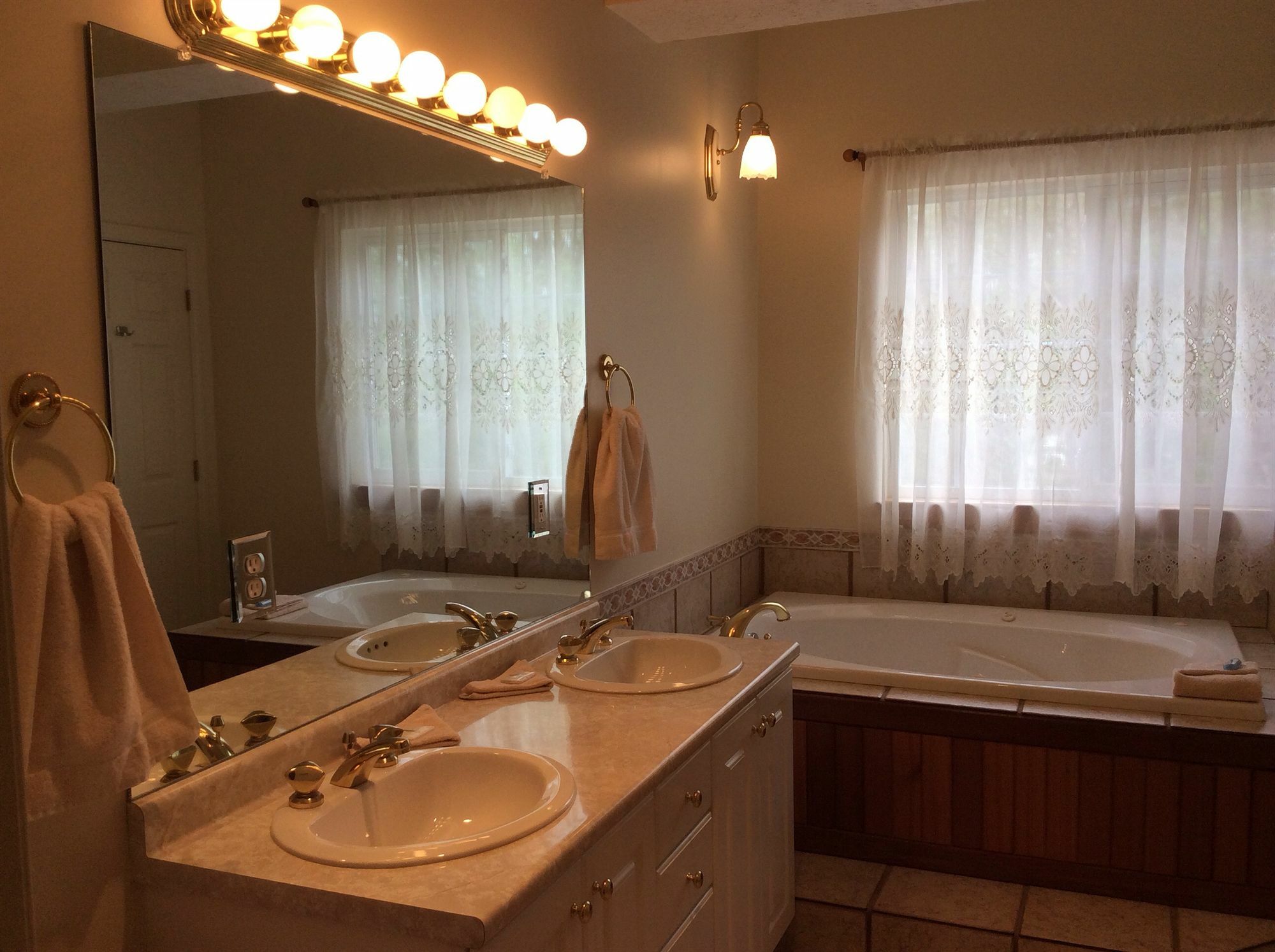 Handys Extended Stay Suites 콜체스터 외부 사진